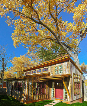 Panoramic view / Board on Board Mixed Barnwood Siding